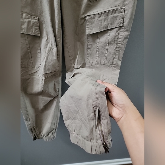 Democracy Ab Technology Cargo Utility Style Pants Size 6 Beige $78 Retail - Picture 2 of 5